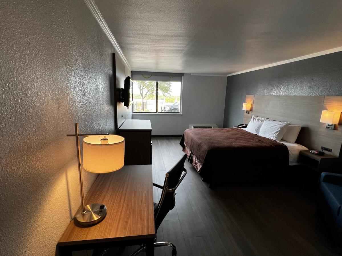 Super 8 By Wyndham Fort Worth Entertainment District Luaran gambar