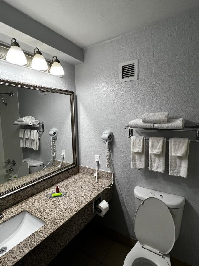 Super 8 By Wyndham Fort Worth Entertainment District Luaran gambar
