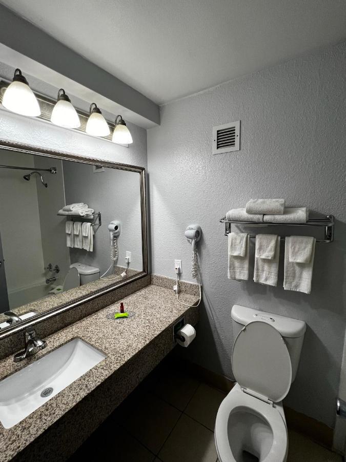 Super 8 By Wyndham Fort Worth Entertainment District Luaran gambar