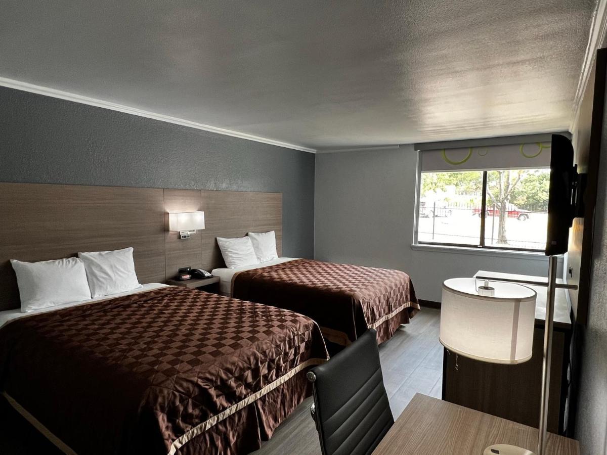 Super 8 By Wyndham Fort Worth Entertainment District Luaran gambar