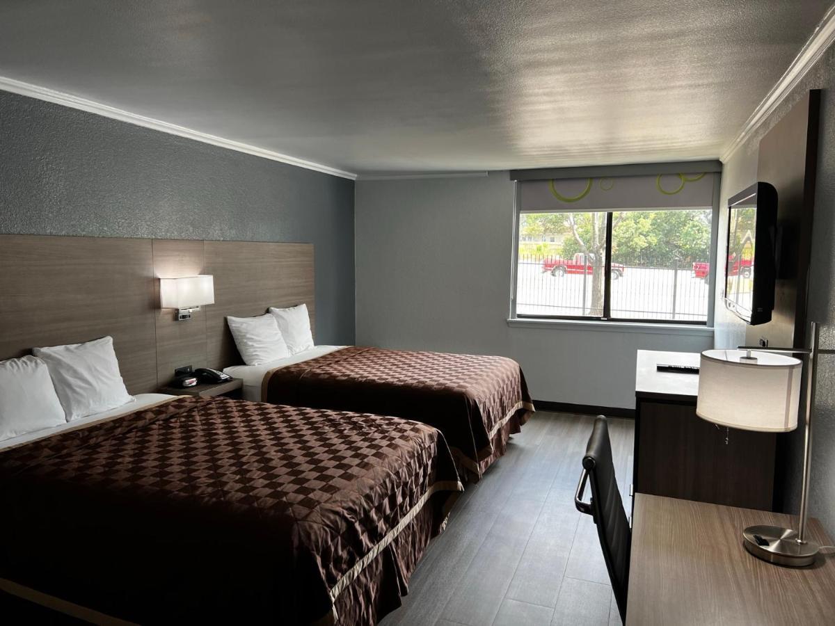 Super 8 By Wyndham Fort Worth Entertainment District Luaran gambar